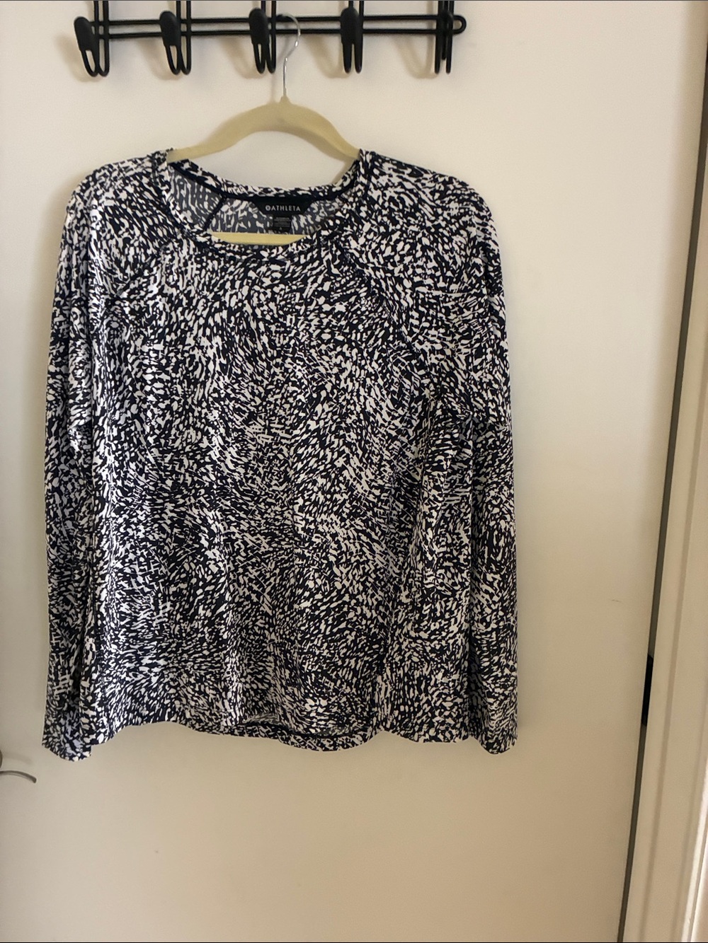 Athleta Black and White Abstract Print Long-Sleeve Tee